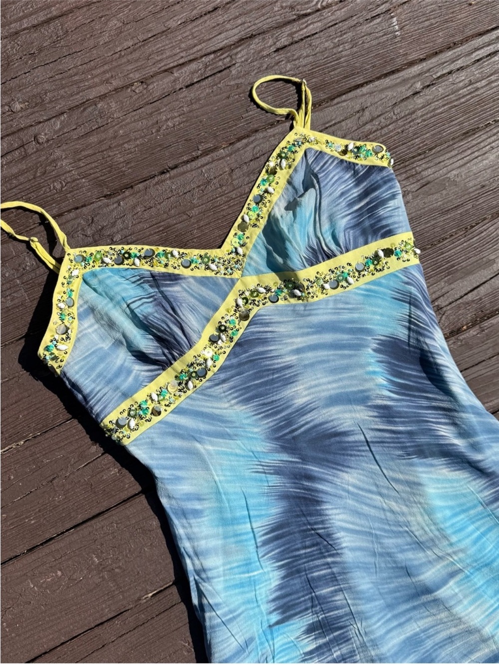 Vintage BCBG MaxAzria Blue Tie-Dye Slip Dress with Yellow Beaded Trim Size 6 VTG - Picture 2 of 4